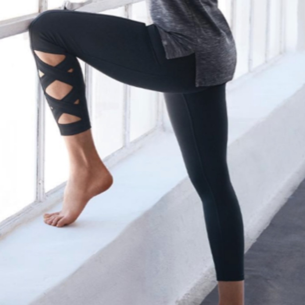 GAIAM Lotus Cut Out Leggings